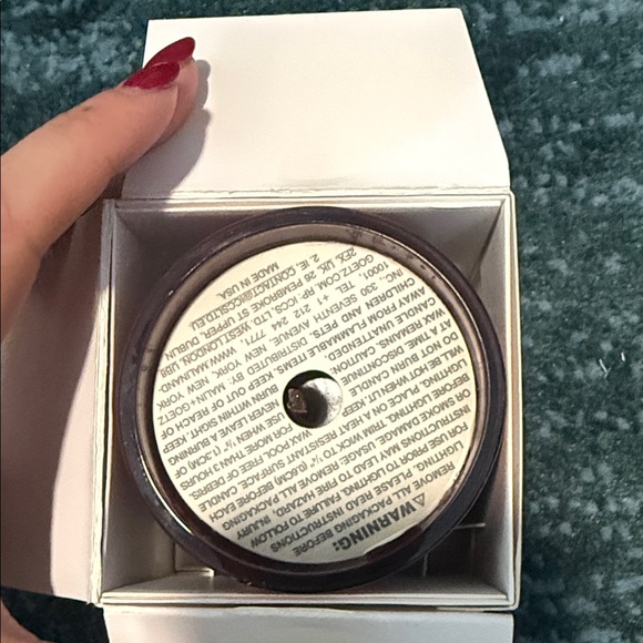 Kith Malin+Goetz Rogue Scented Candle - Red - Picture 3 of 3